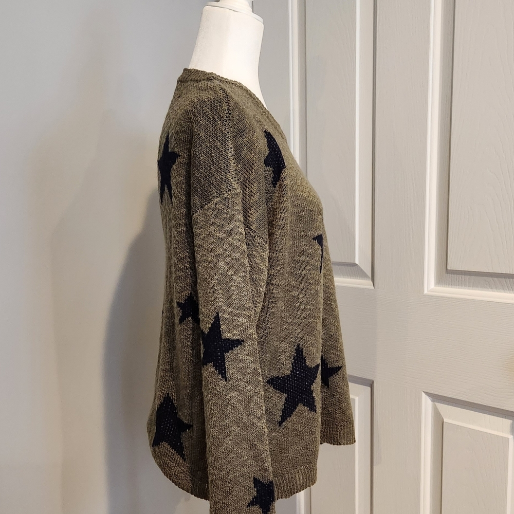 Sweater - Picture 3 of 4